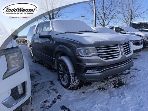 Used 2015 Lincoln Navigator L Base image 1