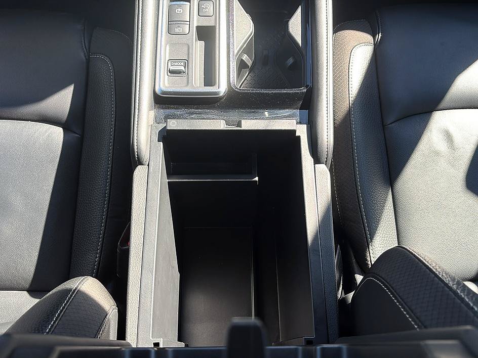 Certified 2025 Nissan Pathfinder SL FWD image 34