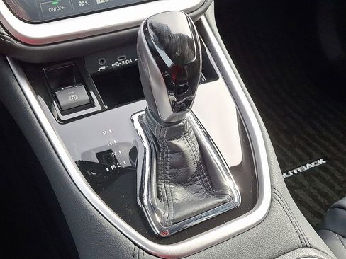 New 2025 Subaru Outback Limited image 18