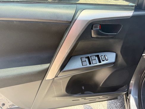 Used 2017 Toyota RAV4 LE FWD image 11
