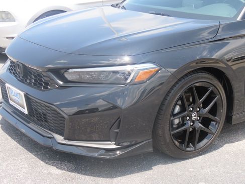 Used 2025 Honda Civic Sport image 3
