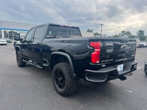 Used 2024 Chevrolet Silverado 2500 ZR2 w/ Technology Package AWD/4WD image 5