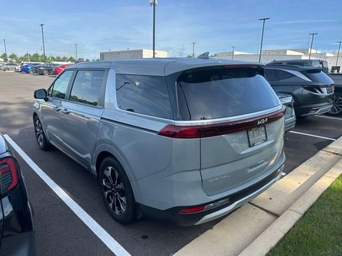 Used 2024 Kia Carnival EX FWD image 8