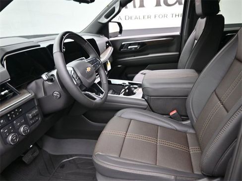 New 2026 Chevrolet Suburban High Country w/ LPO, Illumination Package image 8