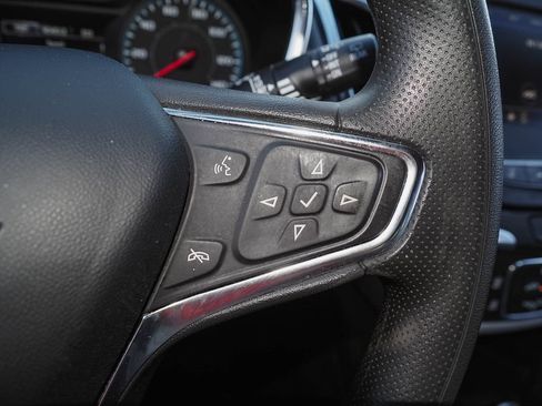 Certified 2021 Chevrolet Equinox LS FWD image 31
