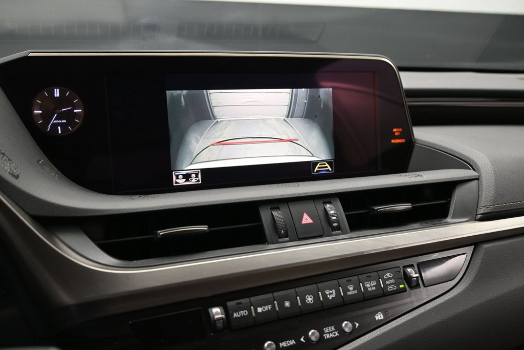 Used 2019 Lexus ES 300h w/ Premium Package FWD image 16