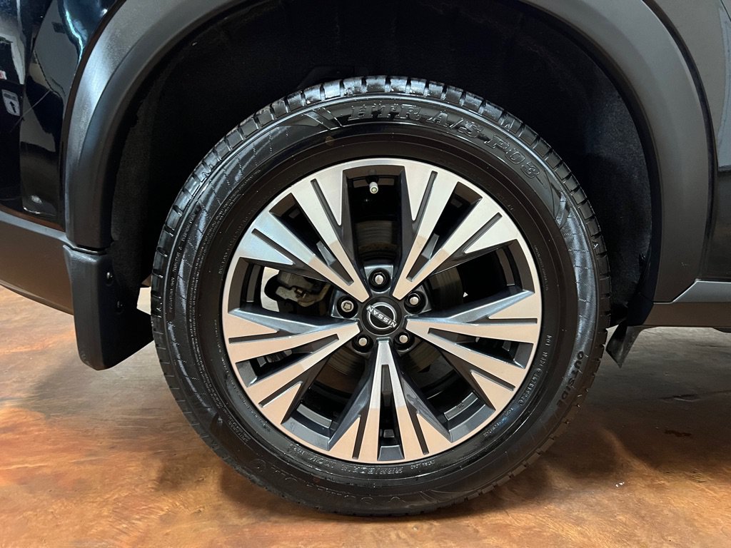 Used 2023 Nissan Rogue SV FWD image 12