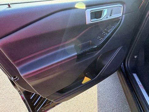 Used 2023 Ford Explorer ST-Line image 16