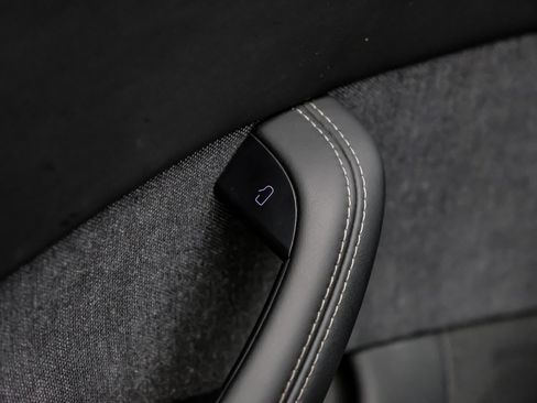 Used 2021 Tesla Model S Plaid image 41