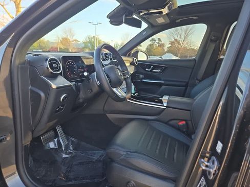 Used 2024 Mercedes-Benz GLC 300 4MATIC image 12