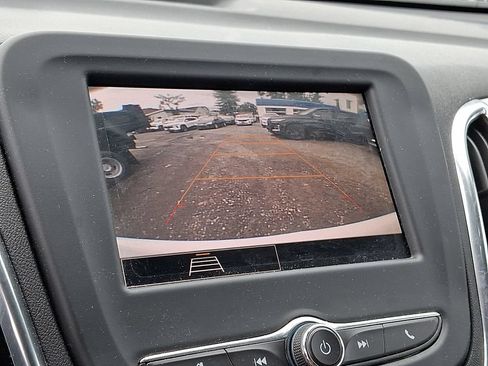 Certified 2023 Chevrolet Equinox LS w/ LS Convenience Package FWD image 17