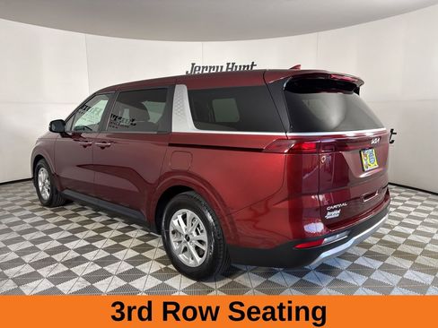 Used 2024 Kia Carnival LX image 7