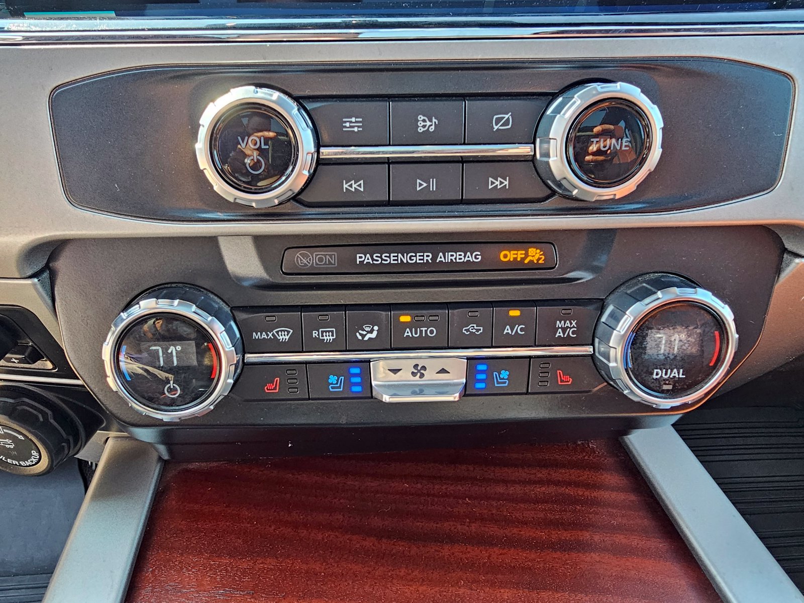 Used 2022 Ford F350 King Ranch w/ King Ranch Ultimate Package AWD/4WD image 25