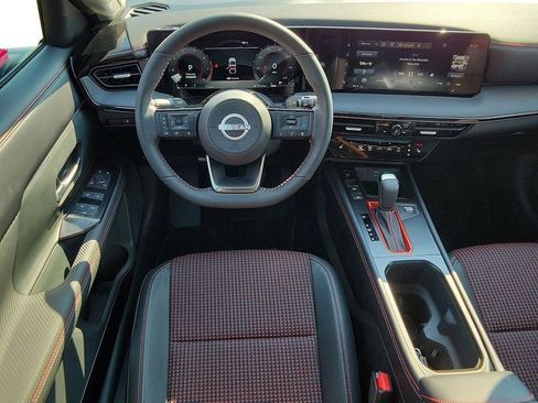 New 2025 Nissan Kicks SR w/ SR Premium Package AWD/4WD image 9