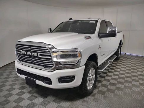 Used 2023 RAM 2500 Laramie AWD/4WD image 3