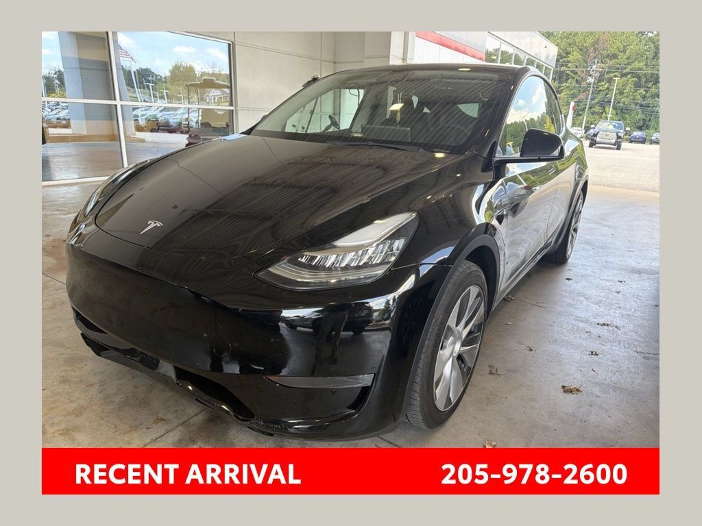 Used 2023 Tesla Model Y Long Range AWD/4WD image 1