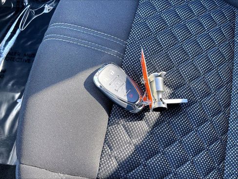 Used 2019 Chevrolet Blazer LT image 10