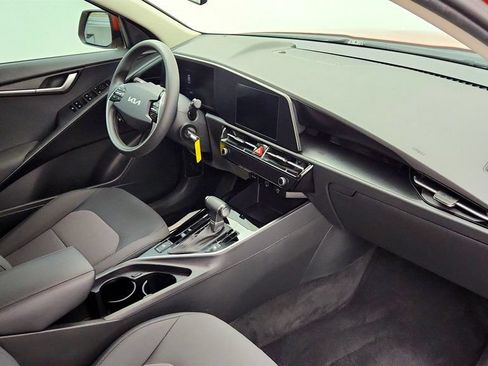 Used 2023 Kia Niro LX FWD image 24