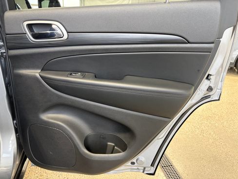 Used 2020 Jeep Grand Cherokee Laredo w/ Security & Convenience Group image 26