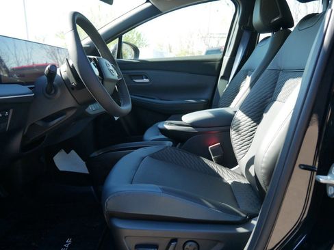 New 2026 Nissan Leaf Platinum+ w/ Floor Mat Package (Platinum+) FWD image 5