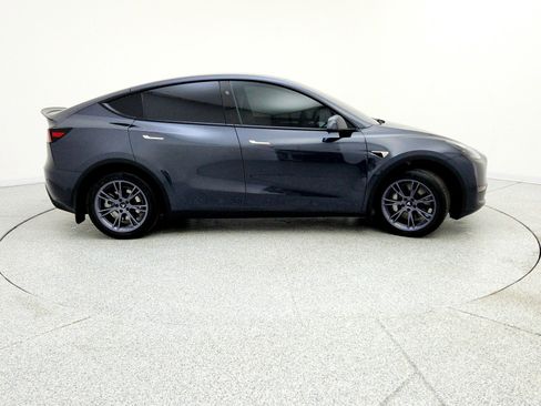 Used 2024 Tesla Model Y Long Range image 5
