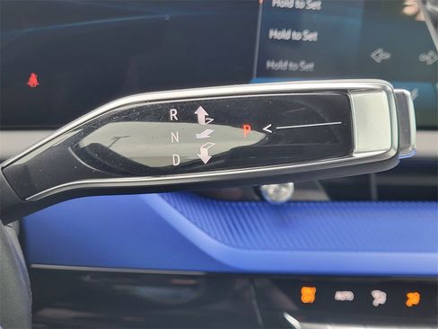 Used 2025 Cadillac Optiq Luxury 1 image 28