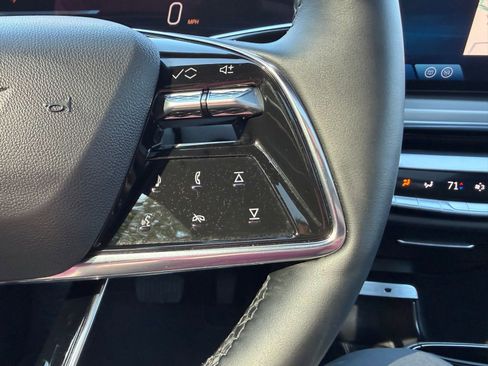 Used 2025 Cadillac Lyriq Sport image 15