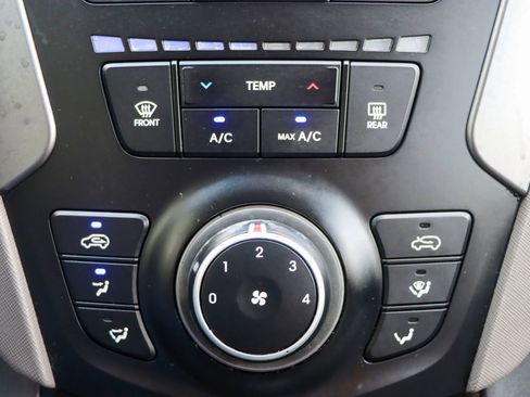 Used 2017 Hyundai Santa Fe Sport FWD image 35