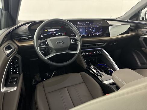 Used 2025 Audi Q5 Premium Plus w/ Premium Plus image 9