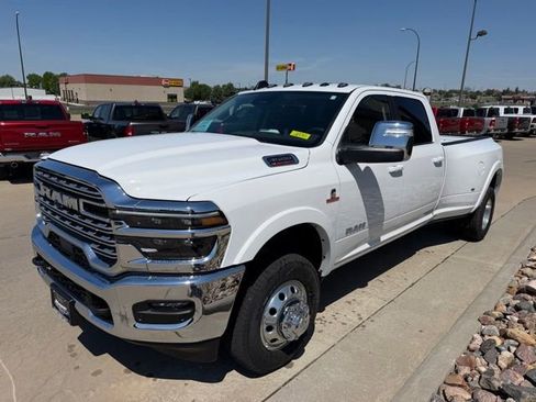 New 2026 RAM 3500 Limited AWD/4WD image 3