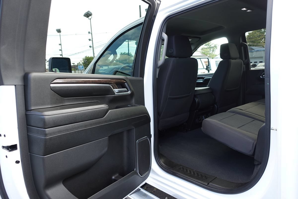 Used 2024 GMC Sierra 3500 SLE AWD/4WD image 19