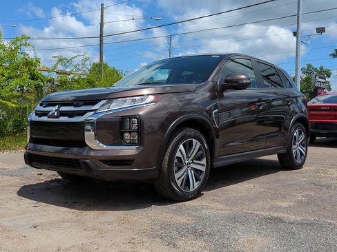 Used 2025 Mitsubishi Outlander Sport SE AWD/4WD image 1