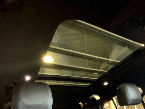 Used 2023 Land Rover Defender 110 S image 14