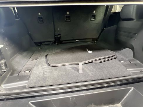 Used 2024 Jeep Wrangler Rubicon w/ Convenience Group image 24