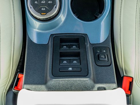 Used 2023 Ford Bronco Heritage Edition image 28