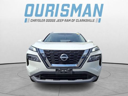 Used 2023 Nissan Rogue SV w/ SV Premium Package image 2