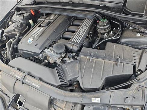 Used 2011 BMW 328i Convertible image 21