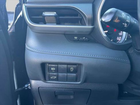 Certified 2023 Toyota Highlander XLE image 23