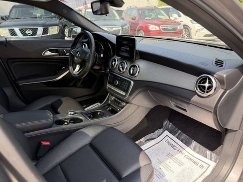 Used 2018 Mercedes-Benz GLA 250 4MATIC w/ Premium Package image 15