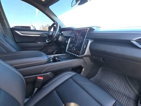 Used 2024 GMC Acadia Elevation image 20