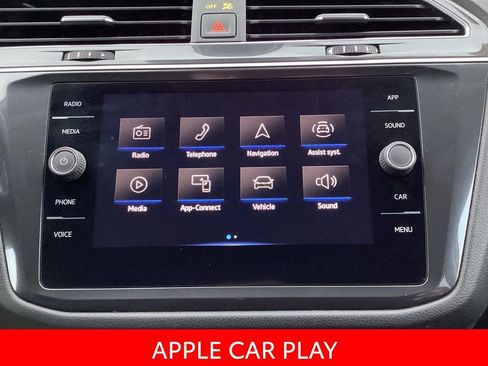 Used 2022 Volkswagen Tiguan SE image 3