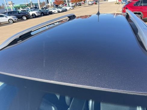 Used 2019 Jeep Cherokee Latitude Plus w/ Cold Weather Group image 8