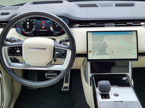 Used 2025 Land Rover Range Rover SE AWD/4WD image 22