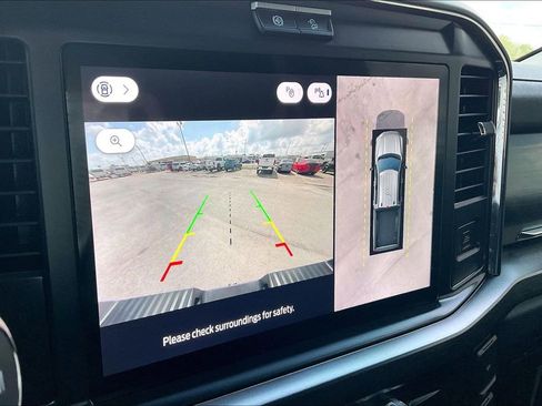 Used 2025 Ford F250 Lariat w/ Black Appearance Package image 13