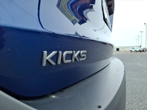 Used 2025 Nissan Kicks SV image 25