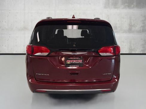 Used 2019 Chrysler Pacifica Limited image 6