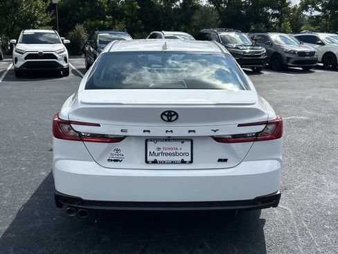 Used 2025 Toyota Camry SE w/ Convenience Package FWD image 5