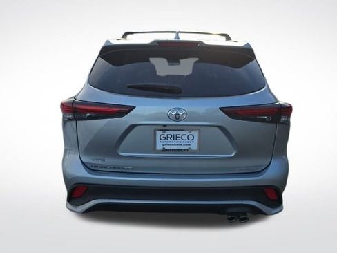 Used 2024 Toyota Highlander XSE image 6