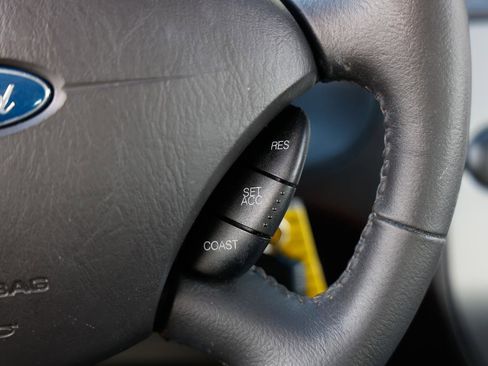 Used 2007 Ford Focus S FWD image 25