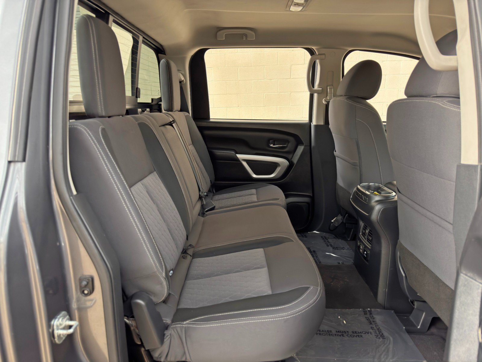 Used 2023 Nissan Titan SV w/ SV Convenience Package RWD image 33